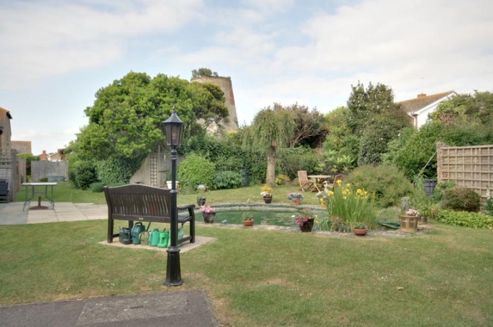 Property for Sale, East Wittering 37 Windmill Court Baileys Estate Agent